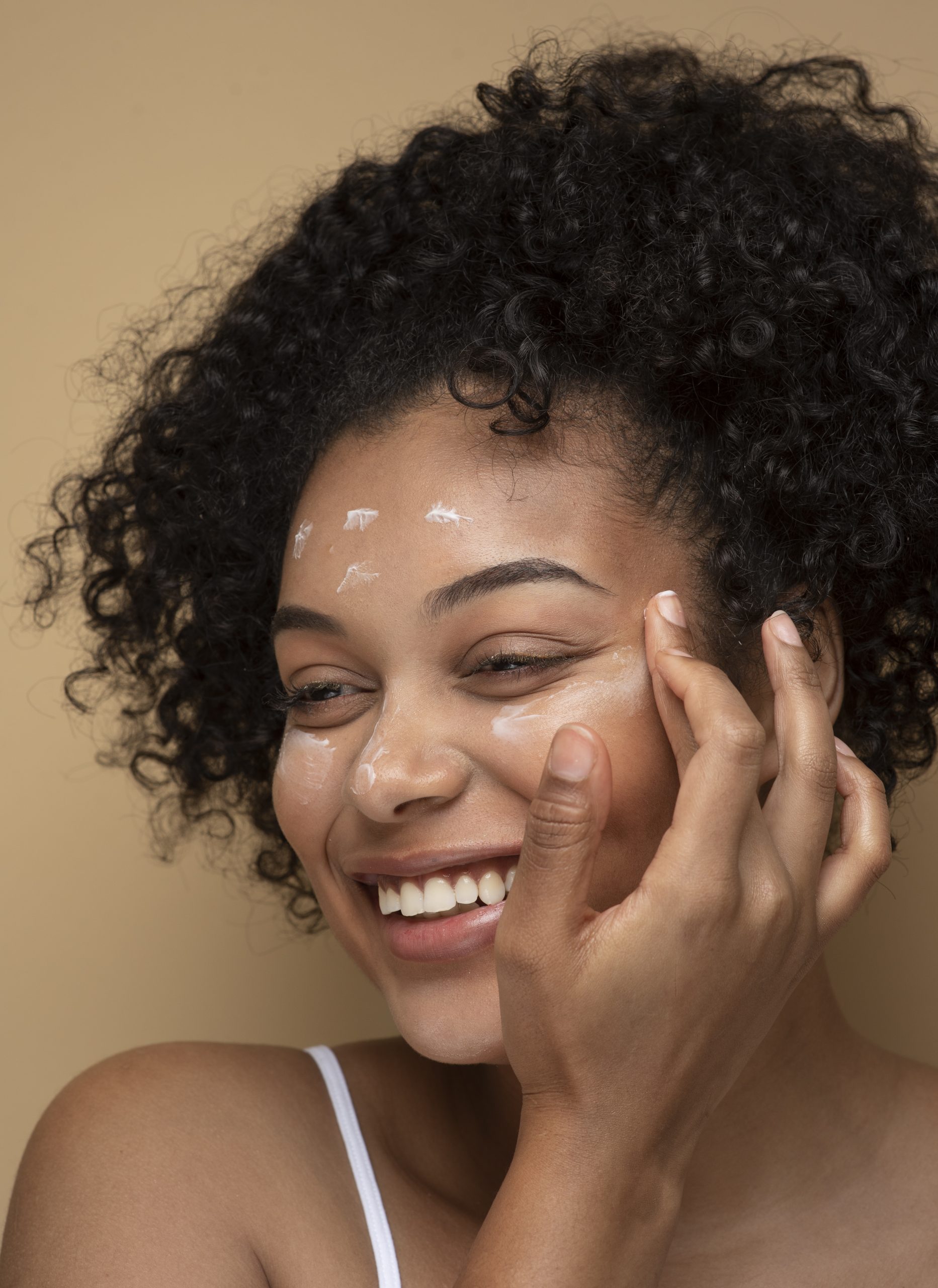 Como cuidar da pele do rosto? 5 dicas para outono